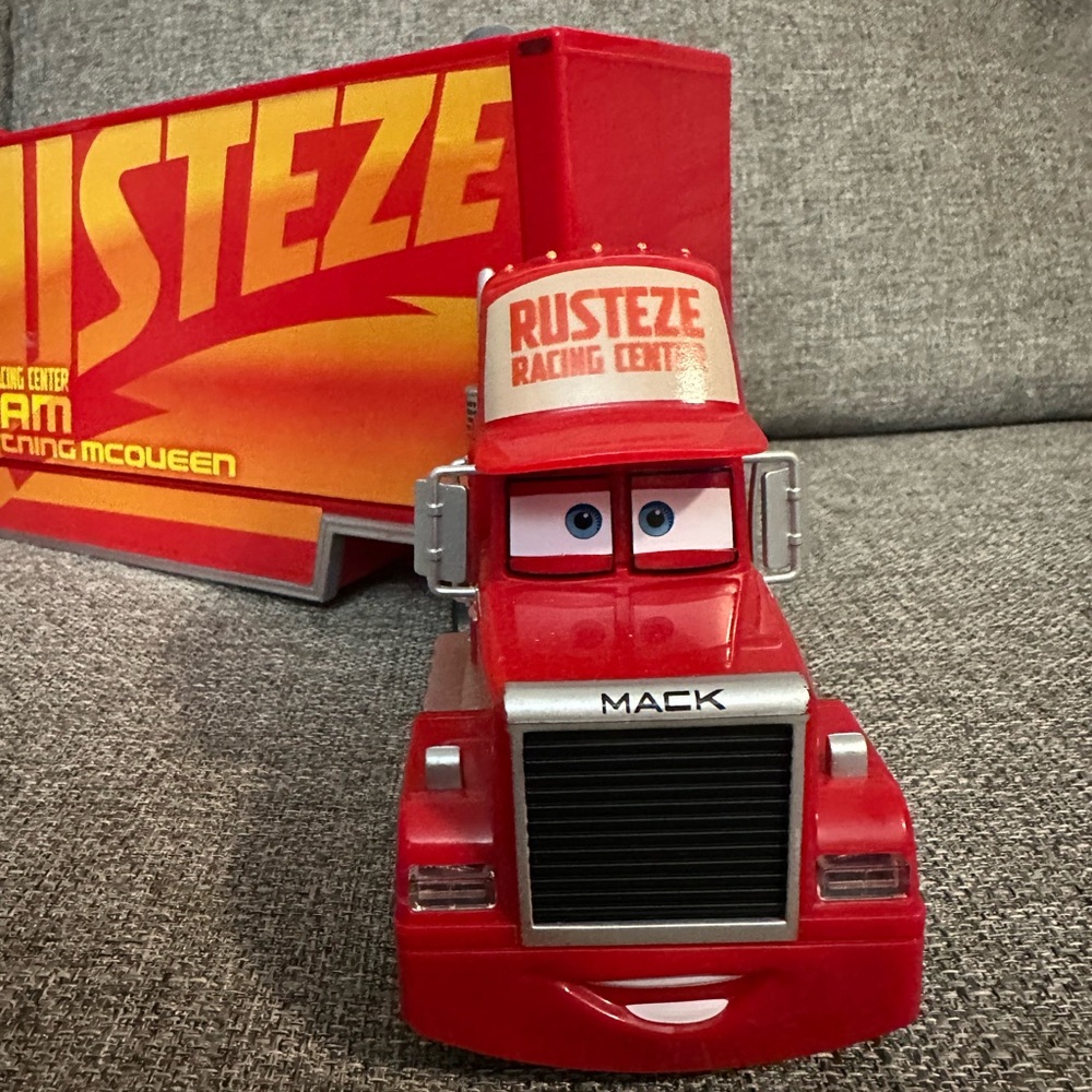 Disney Pixar Cars Mack Hauler Truck Vehicle Lights Sounds - Picture 3 of 11
